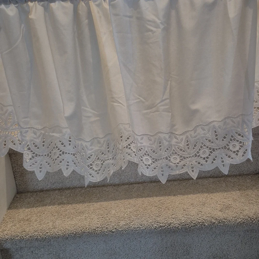 Battenberg Lace Style Valance 56x21 Off White